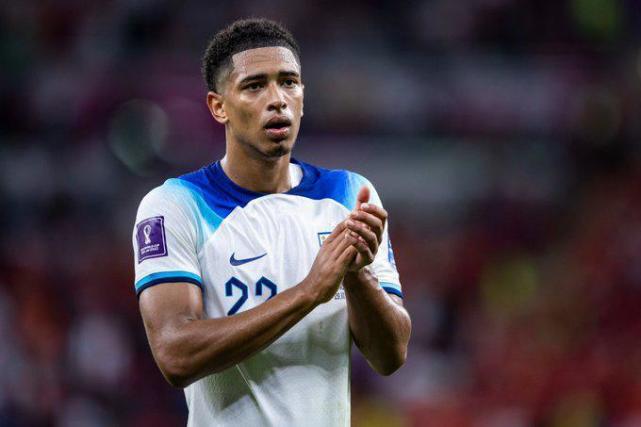 男足前锋赵 男足前锋赵